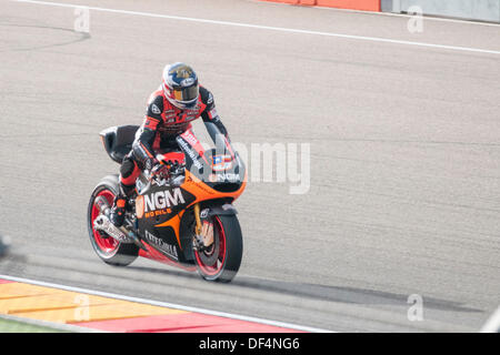 Teruel, Spanien. 27. September 2013. Amerikanische Fahrer, Colin Edwards, 39, versucht, ein gutes Ergebnis im freien Übung1 in Aragon Motogp grand Prix in Alcañiz Circuit, Spanien am September 27., 2013 MGM Mobile FTR Kawasaky-Fahrer Colin Edwards wurde 17. in fp1 in Alcañiz Circuit, Teruel, Spanien. © José Díez Bey/Alamy Live-Nachrichten Stockfoto