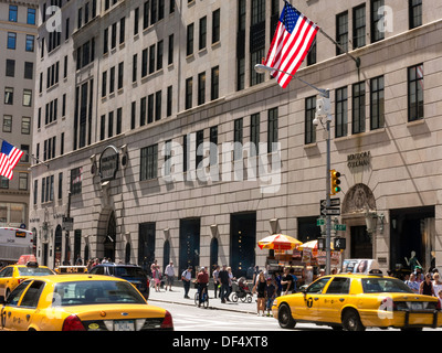 Bergdorf Goodman Department Store auf der Fifth Avenue, New York Stockfoto