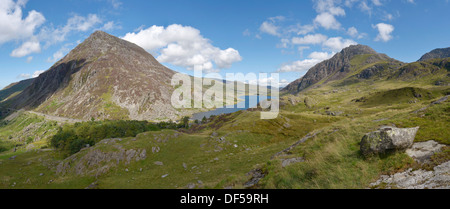 Stift-yr-Ole-Wen. Llyn Ogwen und Peak Tryfan in Snowdonia, Nordwales. Stockfoto
