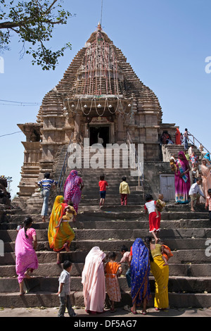 Indische Frauen in Matangesvara Tempel. Khajuraho. Madhya Pradesh. Indien Stockfoto