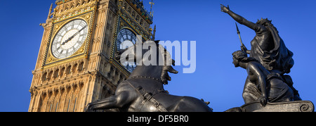 Big Ben und der Boadicea Pferd Westminster London England Stockfoto