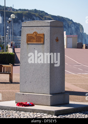 Die Gedenkstätte für den Zweiten Weltkrieg in Dieppe erinnert an die Soldaten, die während des Dieppe-Überfalls von 1942 gekämpft und ihr Leben verloren haben. Dieses Denkmal dient als historische Erinnerung an eine der bedeutendsten Schlachten an der französischen Küste. Stockfoto
