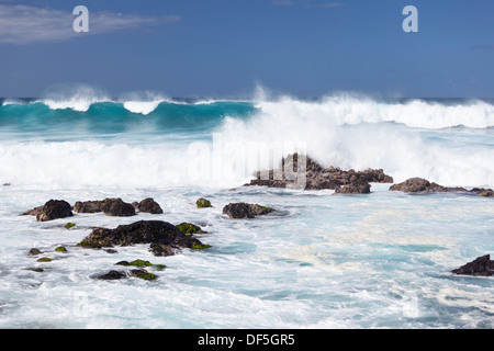 Hohen plätschernden Wellen am Hookipa in Maui, Hawaii. Stockfoto