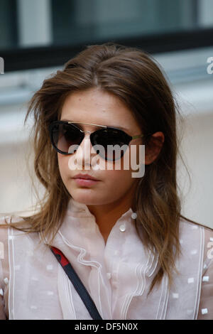 Athen, Griechenland. 28. September 2013. ADELE EXARCHOPOULOS, einer der Stars des Lebens von Adele '' "blau, der Film, der den Filmfestspielen von Cannes gewann in diesem Jahr ein Film produziert und Regie: Abdellatif Kechiche, gibt eine Pressekonferenz während 19. Athen Film Festival. Bildnachweis: Aristidis Vafeiadakis/ZUMAPRESS.com/Alamy Live-Nachrichten Stockfoto