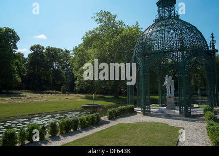 Die Insel der Liebe im englischen Garten des Chateau de Chantilly, Chantilly, Frankreich Stockfoto