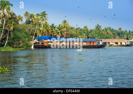 Landschaft mit Hausboot in Kerala Backwaters, Indien, kerala Stockfoto