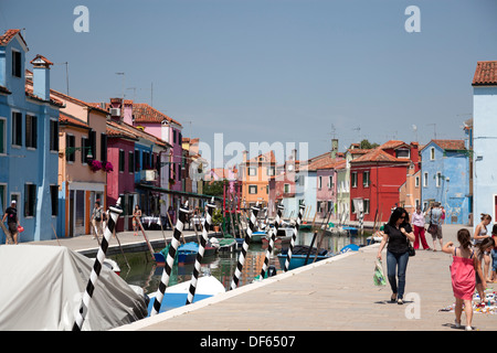 Insel Burano. Nördlich liegt in Richtung Venedig und Murano, unbestreitbar die meisten farbigen Insel der Lagune von Venedig. Stockfoto