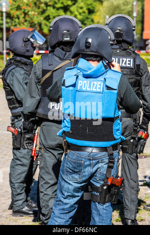 Polizei SWAT-Team trainieren, Rettung der Geiseln. Sondereinheiten der Polizei. Hostage Rescue Team. Stockfoto