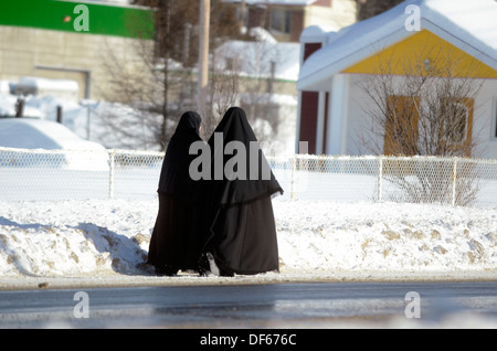 Frau von Lev Tahor (reines Herz) orthodoxe jüdische Gemeinde Sainte-Agathe des Monts, Quebec, Kanada. Stockfoto