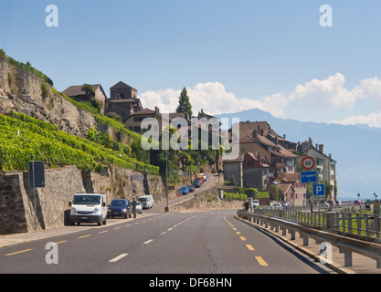 Auf der Durchreise St-Saphorin eine steile Dorf am Ufer des Genfer Sees in der Schweiz Stockfoto