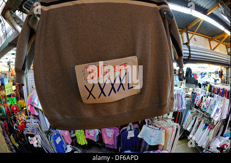 Die Markthalle am Stanley Market in der Nähe von Hong Kong. Stockfoto