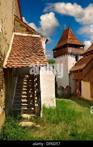 Szekly mittelalterliche befestigte Kirche von Deutsch-Weißkirch, Bunes Ti, Brasov, Transylvania. Begann in den Hotelrestaurants. UNESCO-Weltkulturerbe Stockfoto