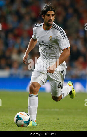 Madrid, Spanien. 28. September 2013. Real Madrid CF gegen Atletico de Madrid (0: 1) im Santiago Bernabeu Stadion. Sami Khedira (deutsche Mittelfeldspieler von Real Madrid) Credit: Action Plus Sport/Alamy Live News Stockfoto