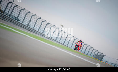 Der Spanier Marc Marquez, versucht die Poleposition im Qulifying 2 Motogp Aragon grand prix (MotoGp), in Alcañiz Circuit, Spanien am September 28. zu bekommen, 2013 Repson-Honda-Pilot Marc Marquez hat zuerst im Qualifiyin in Alcañiz Circuit, Teruel, Spanien beendet. Stockfoto