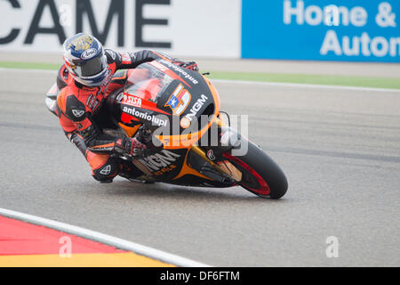 Amerikanische Fahrer, Colin Edwards, versucht, ein gutes Ergebnis im Qulifying 1 Aragon Motogp grand prix (MotoGp), in Alcañiz Circuit, Spanien am September 28., 2013 NGM Mobile Forward Racing-Fahrer Colin Edwards hat 7. (19) im Qualifiyin in Alcañiz Circuit, Teruel, Spanien beendet. Stockfoto