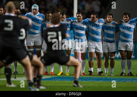 La Plata, Argentinien. 28. September 2013. während der Rugby-Meisterschaft Befestigung zwischen Argentinien und All Blacks. Estadio Unico De La Plata. Argentinien-zusehen, wie das NZ-Team führen ihren Haka-Kredit: Action Plus Sport/Alamy Live News Stockfoto