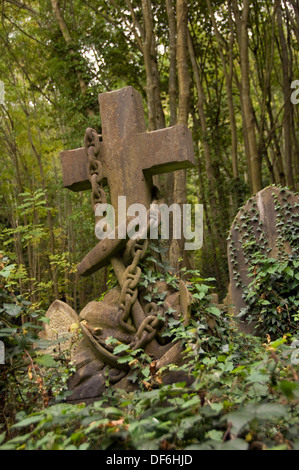 Arnos Vale Friedhof, Bristol, UK 1837 erbaut, es hat viele Grade 11 denkmalgeschützte Gebäude, Gräber und Denkmäler. ein UK-Tod begraben begraben Stockfoto