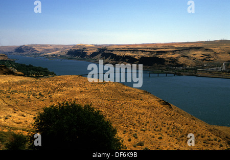 Brücke über den Columbia River Links Washington State und The Dalles, Oregon Stockfoto