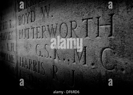 Die Inschrift an britischen Komponisten George nachdem Kaye Butterworth auf der Thiepval-Denkmal auf die fehlende an der Somme Stockfoto