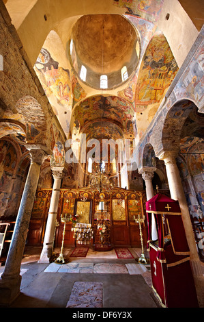 Innenraum des byzantinischen orthodoxen Klosters Pantanassa, mit byzantinischen Fresken & Ikonen, Mystras Stockfoto