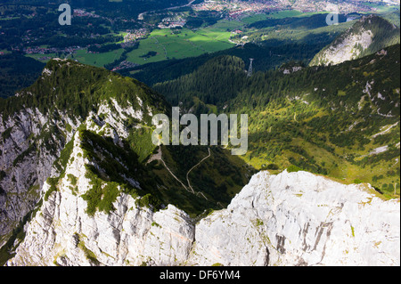 Blick von der Plattform Alpspix auf dem Osterfelderkopf Gipfel in der Nähe von Garmisch-Partenkirchen Bayern Deutschland Stockfoto