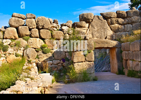 Lion Tor & Zitadelle Wände Mykene archäologische Weltkulturerbe, Peloponnes, Griechenland Stockfoto