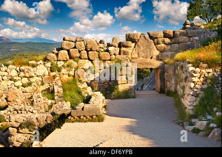 Lion Tor & Zitadelle Wände Mykene archäologische Weltkulturerbe, Peloponnes, Griechenland Stockfoto