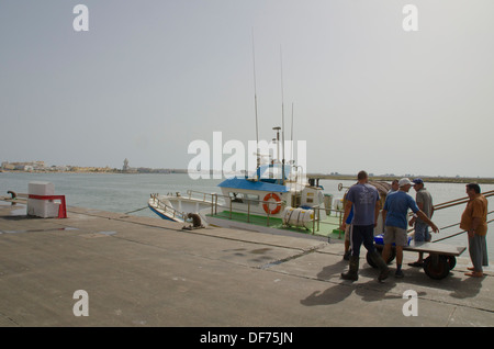 Europa, Spanien, Huelva Isla Cristina, Boot, Fishman, Landschaft, Meer. Stockfoto