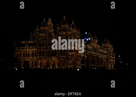 Mysore Palast bei Nacht Stockfoto