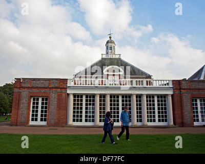 Die Serpentine Gallery, Kensington Gardens, Hyde Park, London, England, Vereinigtes Königreich Stockfoto