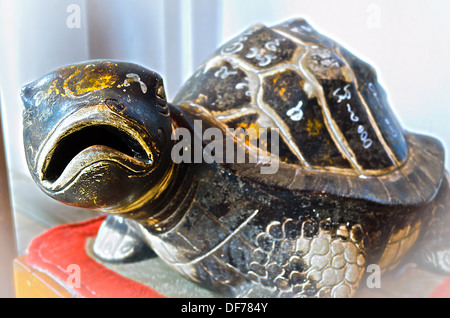 Die Rock-Schildkröte mit Mystic Symbol, Thai glauben, dass es machen uns Gesundheit und langes Leben. Stockfoto