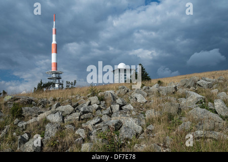 Fernmeldeturm und Brockenhotel auf den Gipfel-Plateau von Mt Brocken, Brocken, Wernigerode, Sachsen-Anhalt, Deutschland Stockfoto