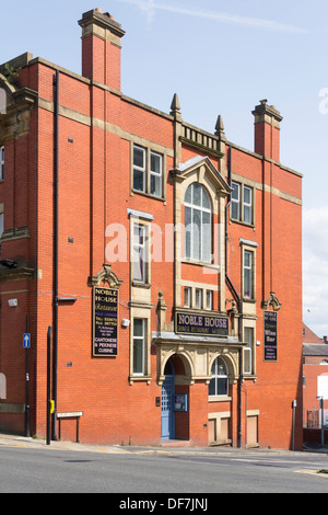 Noble House Chinese Restaurant an der Ecke der Duke Street und St. Georges Road, Bolton, Teil des Spinners Hallenbau. Stockfoto