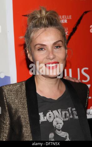 Hamburg, Deutschland. 29. September 2013. Emmanuelle Seigner-Premiere der Polanskis film "Venus im Pelz" im Passage-Kino in Hamburg/Picture Alliance © Dpa picture-Alliance/Alamy Live News Stockfoto