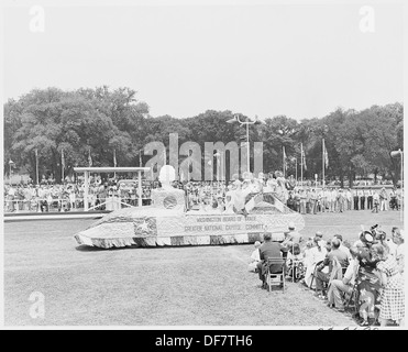 Präsident Truman nimmt an Feierlichkeiten anlässlich des 100. Jahrestages des Washington Monument. Er ist in der... 199850 Stockfoto