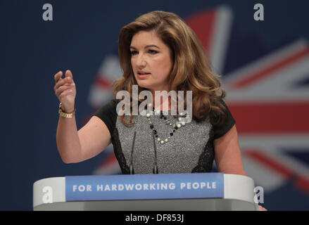 KAREN BRADY stellvertretender Vorsitzender der WEST HAM Einheit 30. September 2013 MANCHESTER Stadtzentrum von MANCHESTER ENGLAND Stockfoto