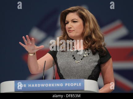 KAREN BRADY stellvertretender Vorsitzender der WEST HAM Einheit 30. September 2013 MANCHESTER Stadtzentrum von MANCHESTER ENGLAND Stockfoto