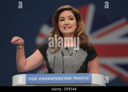 KAREN BRADY stellvertretender Vorsitzender der WEST HAM Einheit 30. September 2013 MANCHESTER Stadtzentrum von MANCHESTER ENGLAND Stockfoto