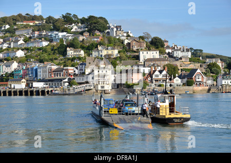 Die unteren Fähre auf dem River Dart zwischen Dartmouth und Kingswear in Devon. Stockfoto