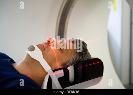 SCHÄDEL, CT-SCAN-UNTERSUCHUNG Stockfoto