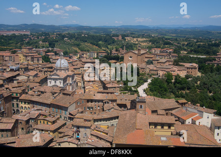 Blick über Siena vom Mangia Turm in Il Campo, Siena, Toskana, Italien Stockfoto