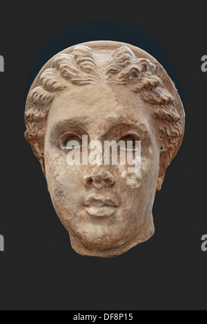 Kolossale Marmorkopf der Artemis (190-180 v. Chr.) im National Museum, Griechenland Stockfoto