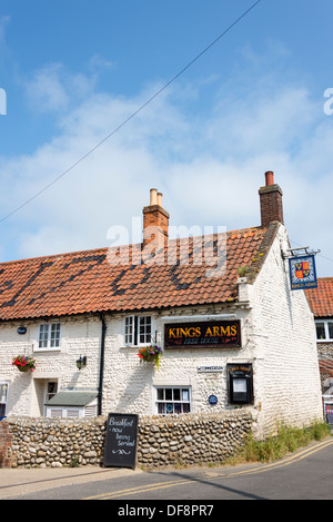 Das Kings Arms Pub, Blakeney, Norfolk, England. Stockfoto