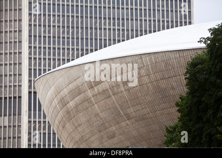 Erastus Corning Tower und das Ei sind in Albany, New York abgebildet. Stockfoto