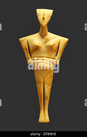 Marmor, weibliche Figur des frühen Cycladic gefaltet-Arm Typs (2800-2300 v. Chr.) im National Museum, Griechenland Stockfoto