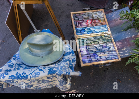 Ein Stillleben aus einer Auswahl von Künstler Pastelle in Vorbereitung für die Erstellung einer Kunst-Pastell Zeichnung in Santa Barbara, Kalifornien Stockfoto