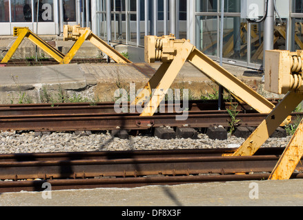 Eisenbahn-Zug-Puffer in die Innenstadt von Montreal-Bahnhof Stockfoto