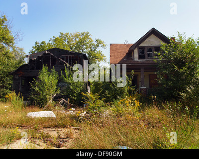 Verlassene, ausgebrannte Häuser in Detroit, Michigan, USA Stockfoto