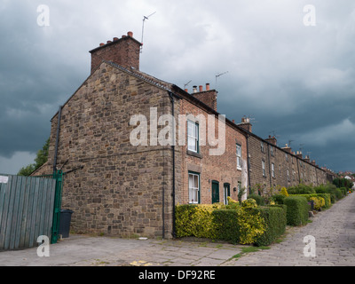 Kopfsteinpflaster Straße lange Reihe in Belper, Derbyshire, Großbritannien. Stockfoto