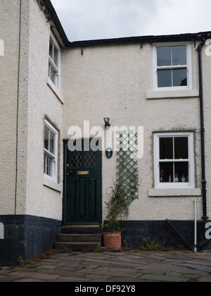 Eine weiße fronted Ferienhaus am langen Zeile in Belper, Derbyshire, Großbritannien. Stockfoto